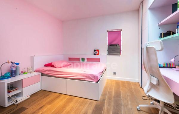 Maison à vendre 6 pièces COURBEVOIE (92)