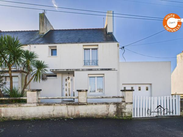 SAINT POL DE LÉON – MAISON RÉNOVÉE, COMMERCES À PIED, JARDIN CLOS