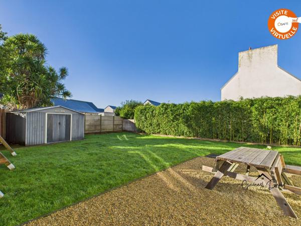 SAINT POL DE LÉON – MAISON RÉNOVÉE, COMMERCES À PIED, JARDIN CLOS