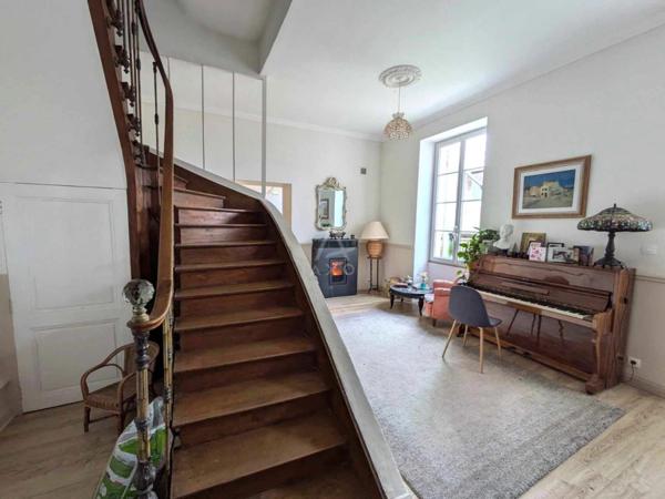 GRANDE MAISON DE VILLE 4/5 CHAMBRES + JARDIN