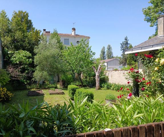 GRANDE MAISON DE VILLE 4/5 CHAMBRES + JARDIN