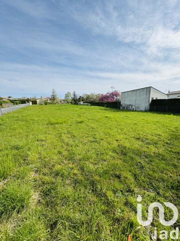 Terrain à vendre 743 m² Saint-Georges-des-Coteaux