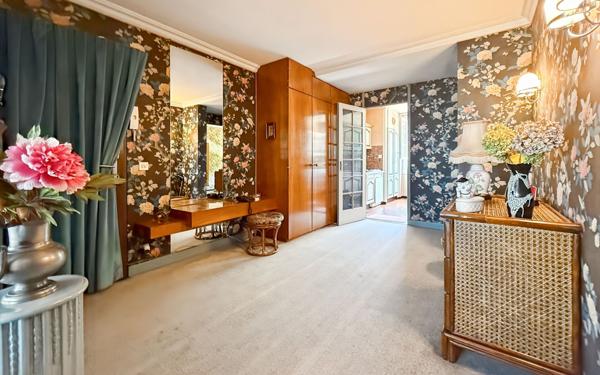 Appartement à vendre    3 pièces •  Bron