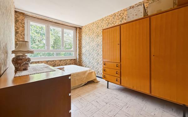 Appartement à vendre    3 pièces •  Bron