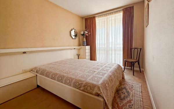 Appartement à vendre    3 pièces •  Bron