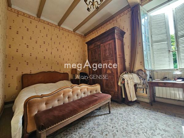 Maison à Surgères, 17700 - 10 pièces 292m²