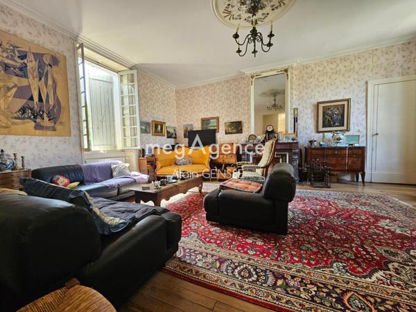 Maison à Surgères, 17700 - 10 pièces 292m²