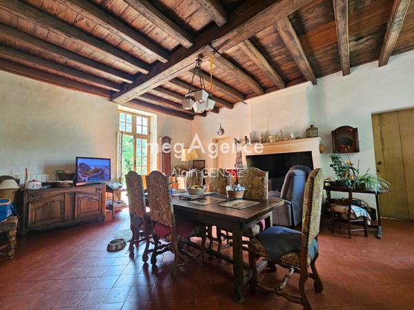 Maison à Surgères, 17700 - 10 pièces 292m²