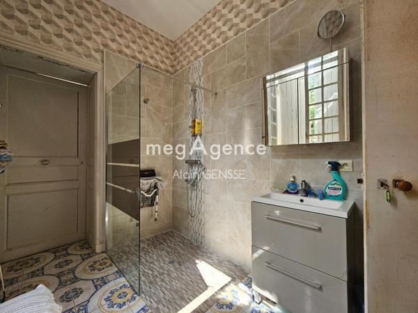 Maison à Surgères, 17700 - 10 pièces 292m²