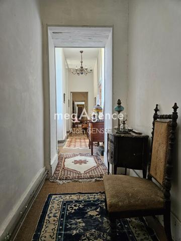 Maison à Surgères, 17700 - 10 pièces 292m²