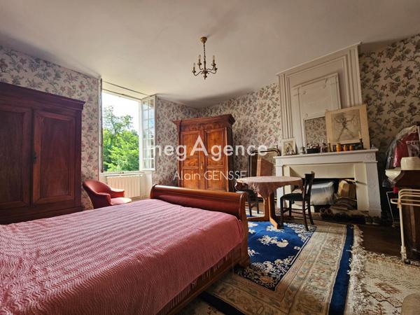 Maison à Surgères, 17700 - 10 pièces 292m²