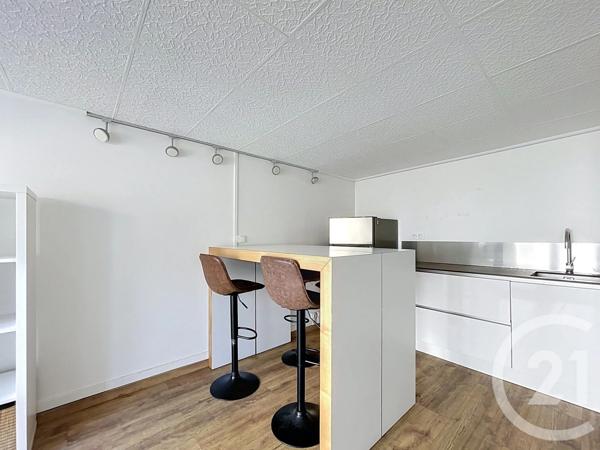 à vendre  64 m 2   REZE  - 44