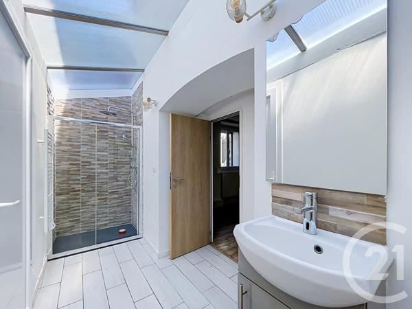 à vendre  64 m 2   REZE  - 44