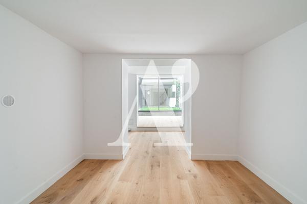 LOFT EN DUPLEX A USAGE MIXTE REFAIT A NEUF - 20è Arrondissement - Paris
