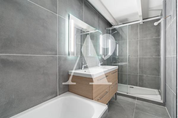 LOFT EN DUPLEX A USAGE MIXTE REFAIT A NEUF - 20è Arrondissement - Paris