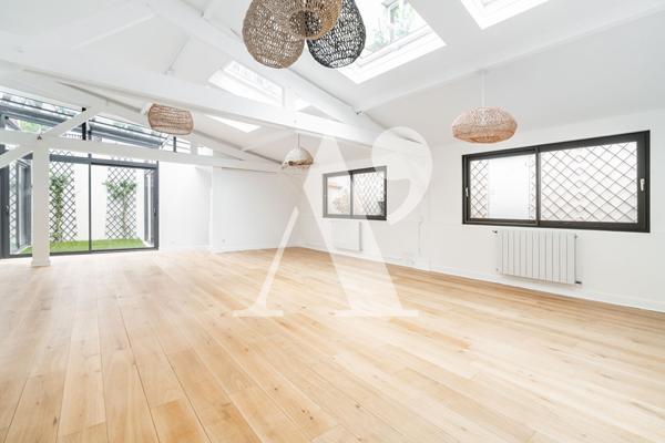 LOFT EN DUPLEX A USAGE MIXTE REFAIT A NEUF - 20è Arrondissement - Paris