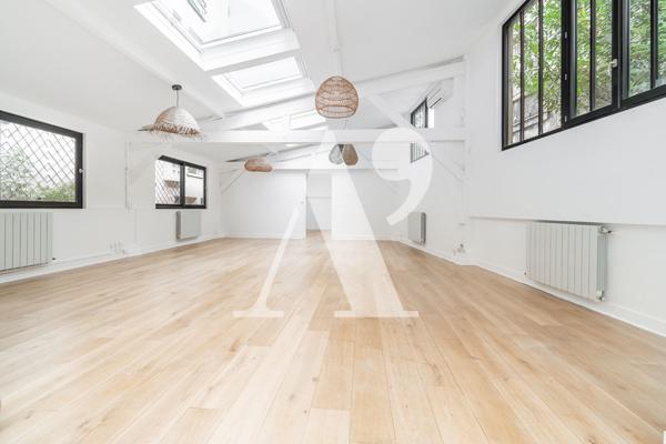 LOFT EN DUPLEX A USAGE MIXTE REFAIT A NEUF - 20è Arrondissement - Paris