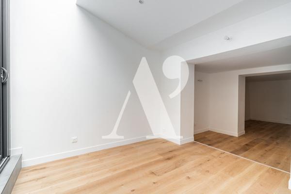 LOFT EN DUPLEX A USAGE MIXTE REFAIT A NEUF - 20è Arrondissement - Paris