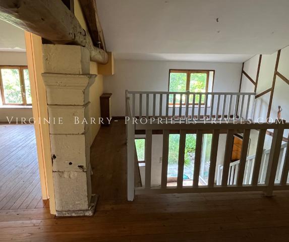 IMMEUBLE COMPOSE DE 4 APPARTEMENTS ET 1 MAISON AVEC JARDIN