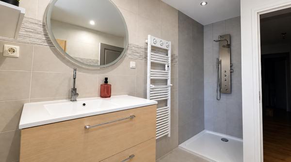Appartement
         4 pièces
        - 125 m² Exclusivité 159 000 € *