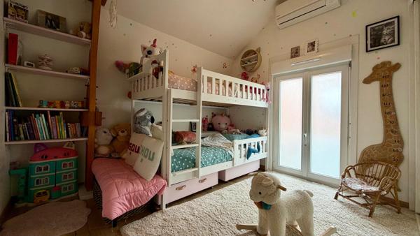 EXCLUSIVITÉ – Maison pleine de charme avec jardin, garage et confort moderne