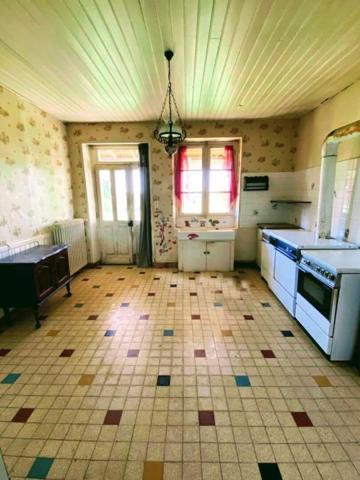 Corps de ferme en pierre 100 m2