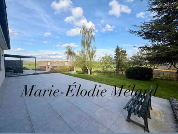 Plain-pied contemporain de 156 m² avec garage de 80 m²implanté sur terrain 16,13 ares