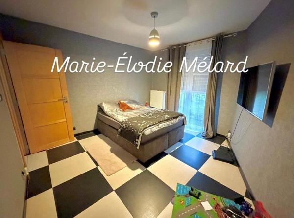 Plain-pied contemporain de 156 m² avec garage de 80 m²implanté sur terrain 16,13 ares