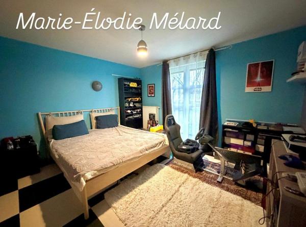 Plain-pied contemporain de 156 m² avec garage de 80 m²implanté sur terrain 16,13 ares