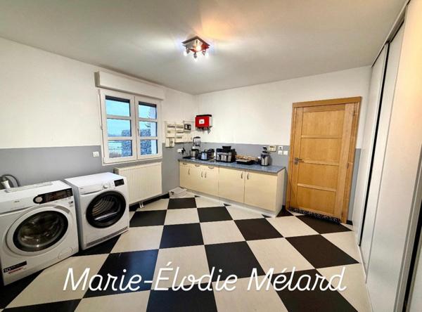 Plain-pied contemporain de 156 m² avec garage de 80 m²implanté sur terrain 16,13 ares