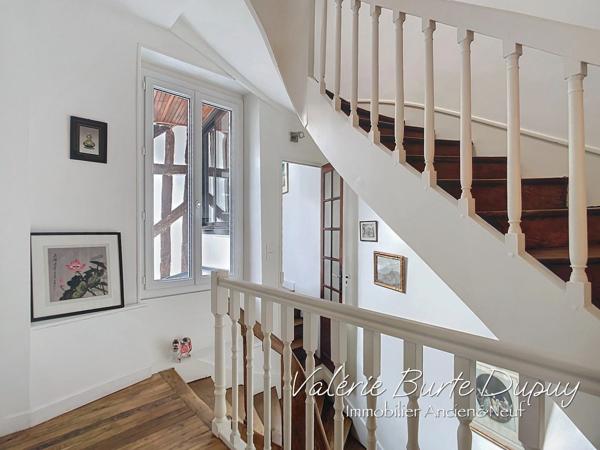 Maison à vendre 6 pièces 213m2 5 Chambres avec Jardin arborée ORLEANS (45)