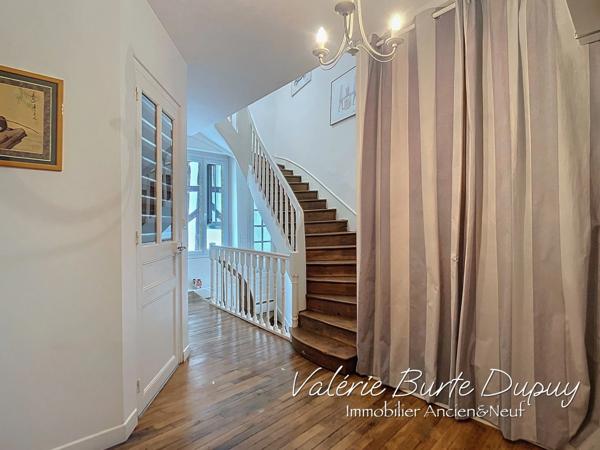 Maison à vendre 6 pièces 213m2 5 Chambres avec Jardin arborée ORLEANS (45)