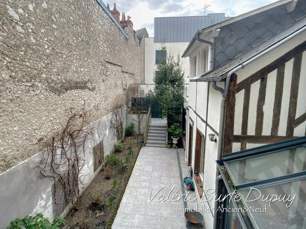 Maison à vendre 6 pièces 213m2 5 Chambres avec Jardin arborée ORLEANS (45)
