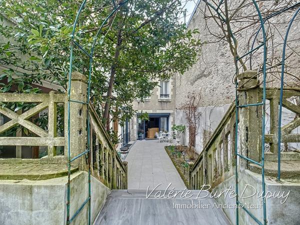 Maison à vendre 6 pièces 213m2 5 Chambres avec Jardin arborée ORLEANS (45)