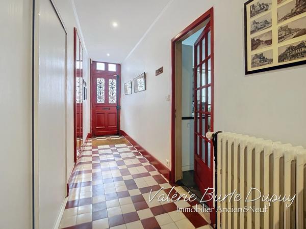 Maison à vendre 6 pièces 213m2 5 Chambres avec Jardin arborée ORLEANS (45)