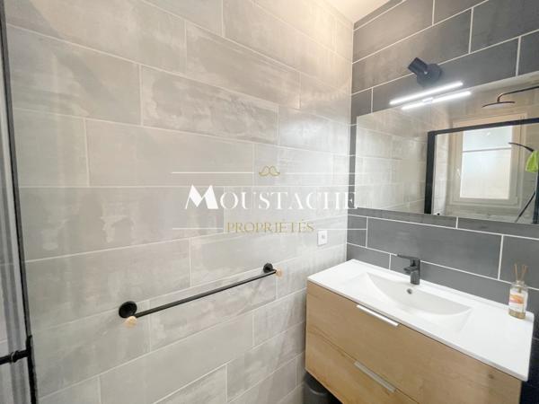 MAISON MODERNE DE PLAIN-PIED - 800m CENTRE-VILLE ET COMMERCES -