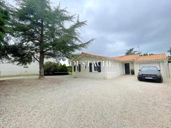 MAISON MODERNE DE PLAIN-PIED - 800m CENTRE-VILLE ET COMMERCES -