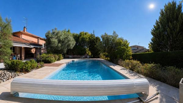 Maison familiale de 182 m² avec piscine et jardin arboré à Rouffiac-Tolosan (31180)