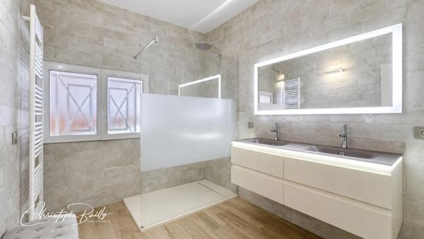 Maison familiale de 182 m² avec piscine et jardin arboré à Rouffiac-Tolosan (31180)