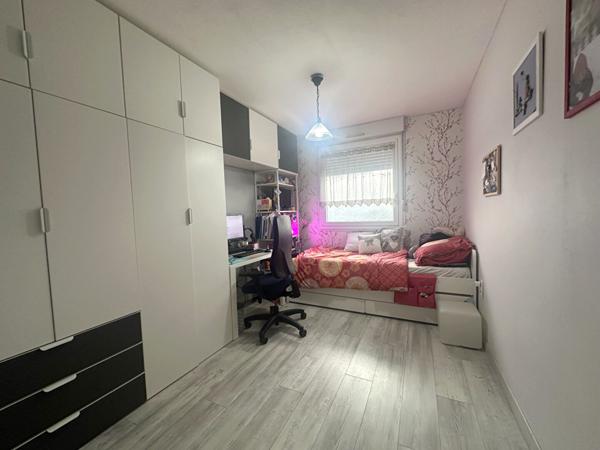 Appartement T4 DUPLEX TERRASSE, JARDIN, BALCON, VILLEURBANNE GRATTE-CIEL