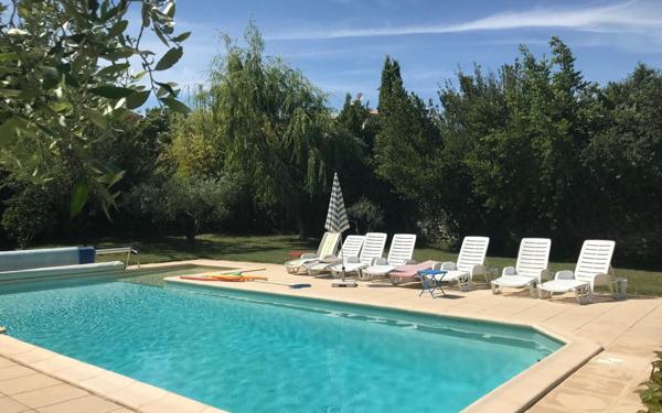 Maison à vendre    6 pièces •  Uzès