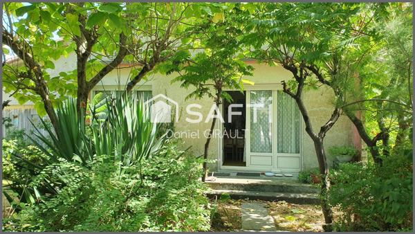 Centre de Saujon maison à rénover 109 m² sur un vaste terrain de 2288 m²