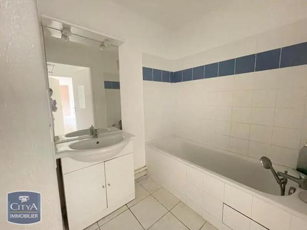 Appartement à louer 2 pièces 43.83m² Alençon (61000)