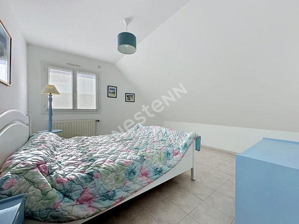 Maison à vendre à ANCENIS avec vie de plain-pied, 4 chambres, bureau, garage et jardin clos.