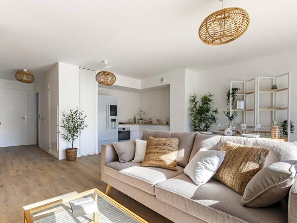 Magnifique appartement dernier étage avec Terrasse et Parking