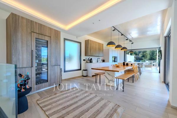 Exclusivité : Villa contemporaine au calme absolu