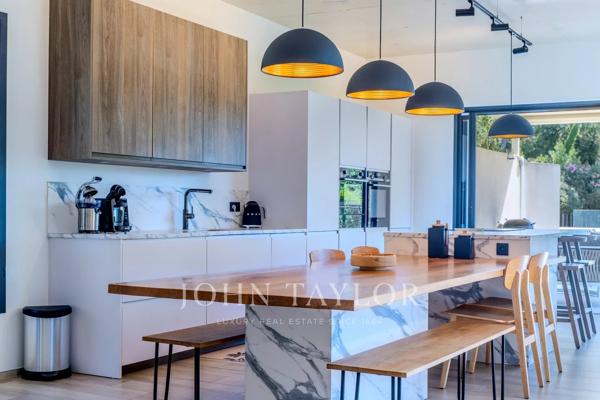 Exclusivité : Villa contemporaine au calme absolu