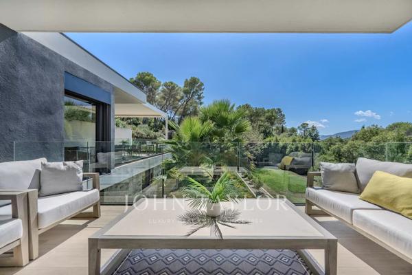 Exclusivité : Villa contemporaine au calme absolu