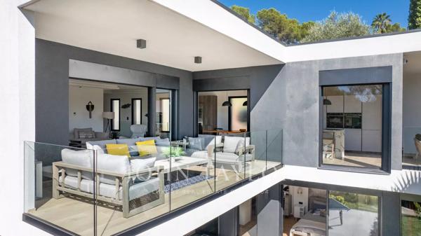 Exclusivité : Villa contemporaine au calme absolu