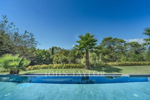 Exclusivité : Villa contemporaine au calme absolu